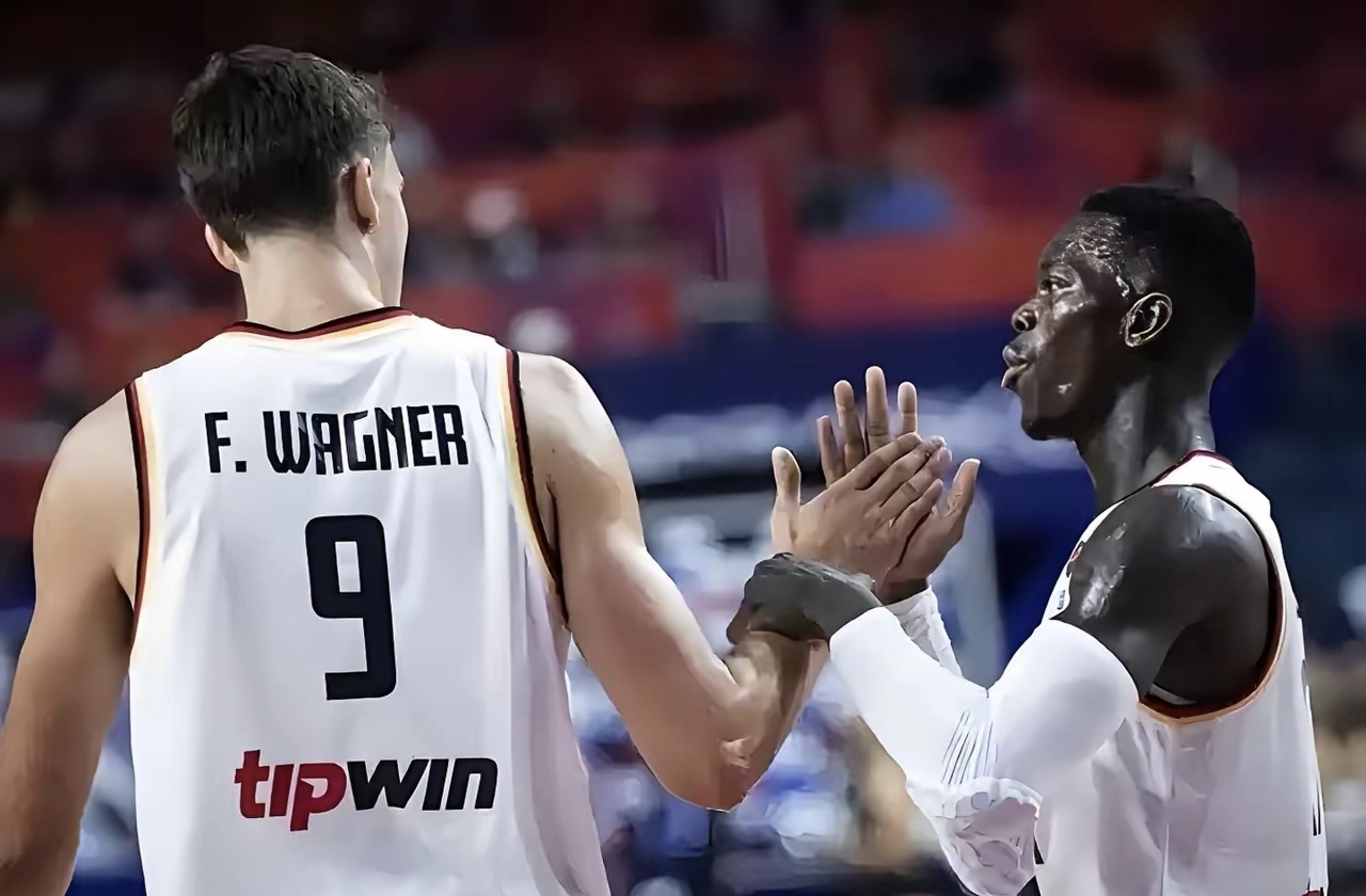 开云中国-转折点！阿斯顿维拉队长鼓劲；欧篮联冲刺阶段攻防权衡；媒体盛赞；临场指挥获称赞的简单介绍